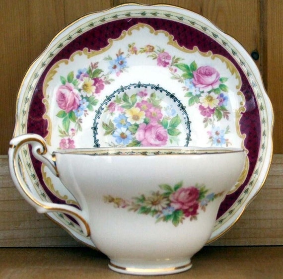 Foley Bone China Tea Cup and Saucer Windsor Burgundy Pattern