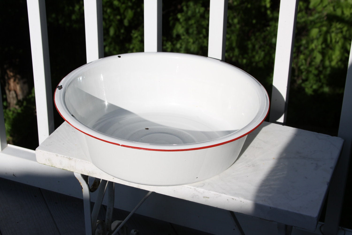 Big Old Enamel Wash Basin Wash Tub Vintage White with Red