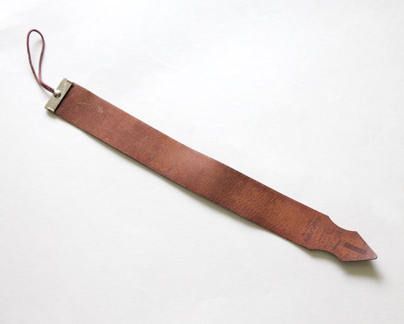 Items similar to Leather Razor Strop Vintage Razor Valet Auto Strop on Etsy