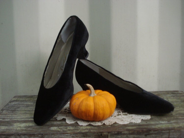Vintage Black Velvet Pumps Victorian Heel by
