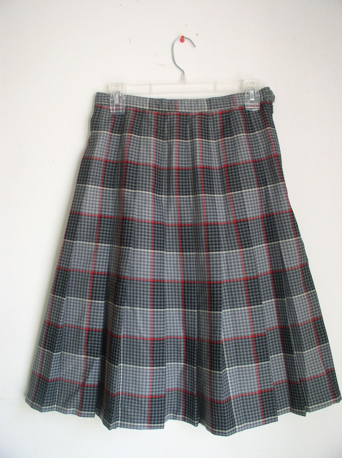 Vintage Womens Skirt/ Pleated Gray/Black/Red and White Plaid