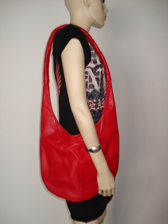 black purse red lining