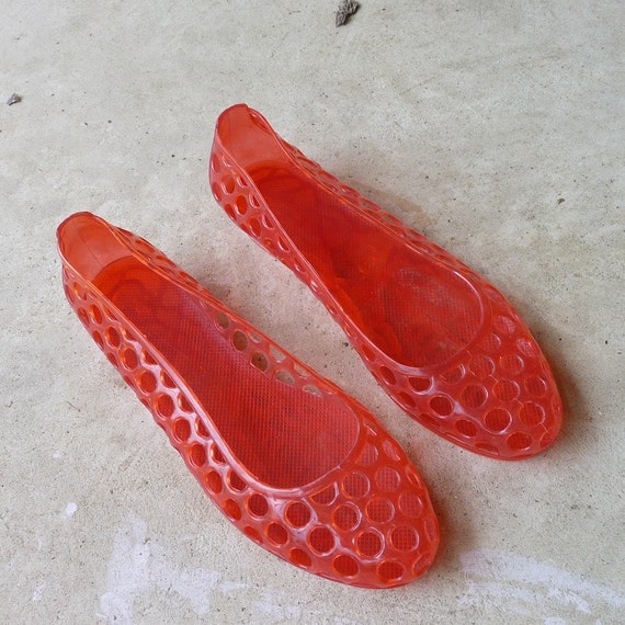 Vintage Lollipop Red Jelly Shoes. Slip on Sandals with Circle