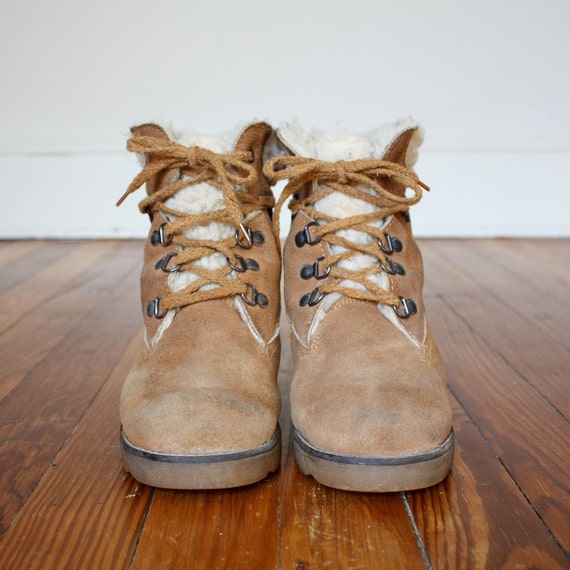 Vintage 1970s Thom McAn Brown Suede Mountain Hiking Boots