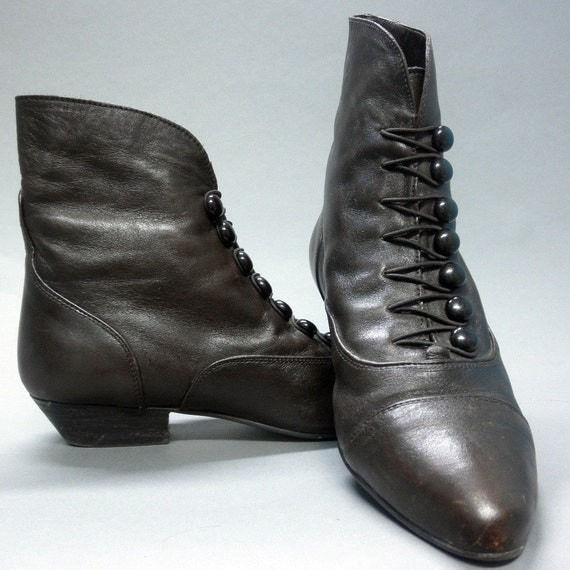 vintage Victorian Style Ankle Boots in Chocolate Brown Leather