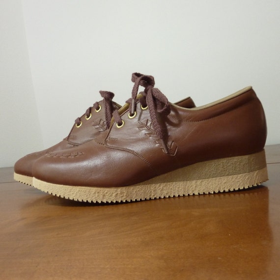 Size 6 Vintage Chocolate Brown Lace Up 1970s Granny Wedge