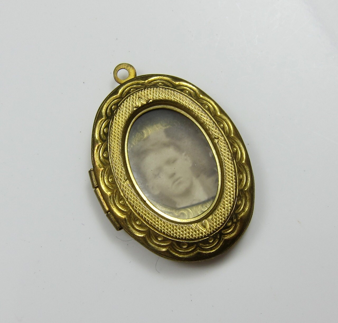 Antique Locket Vintage Picture Charm Photo Locket Jewelry