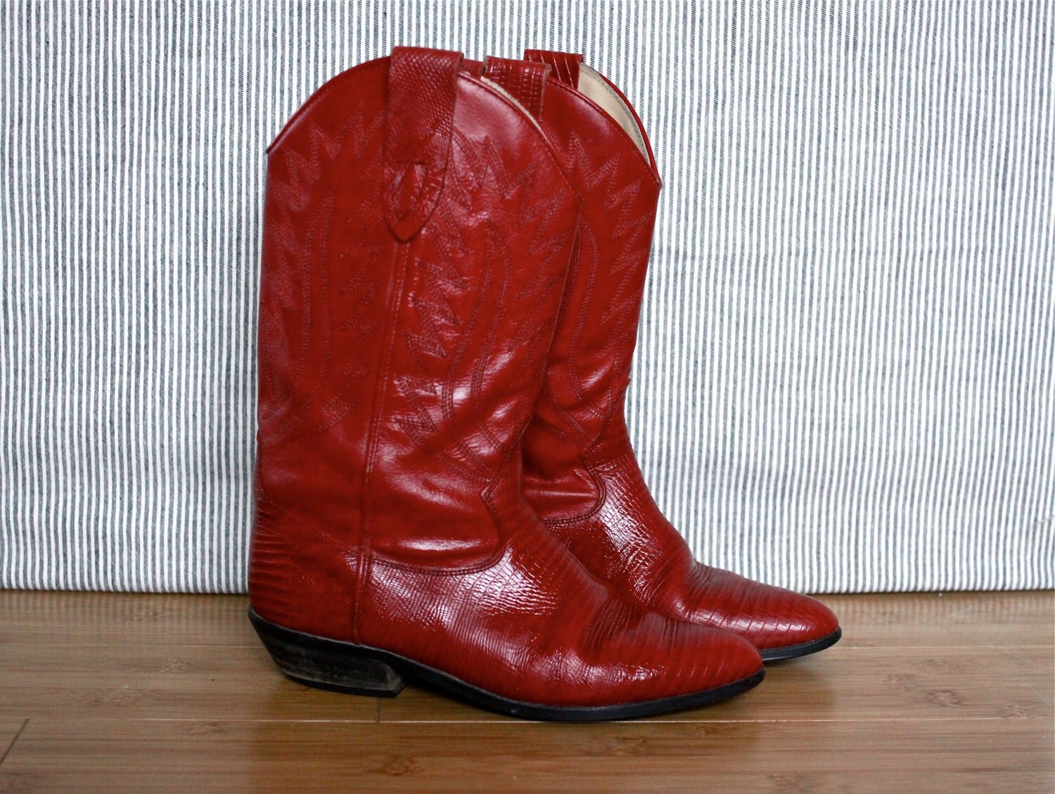 womens red cowboy boots size 7
