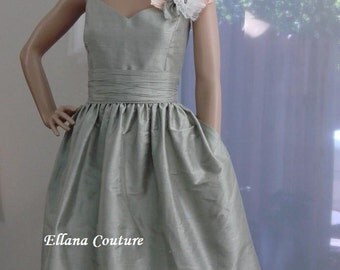 SAMPLE SALE. Vintage Inspired Knee Length Wedding Dress. Gorgeous Dupioni SILK.