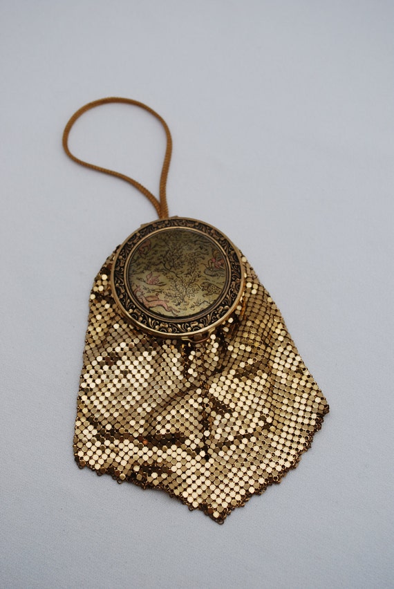 Antique Gold Metal Mesh Flapper Wristlet Compact Purse