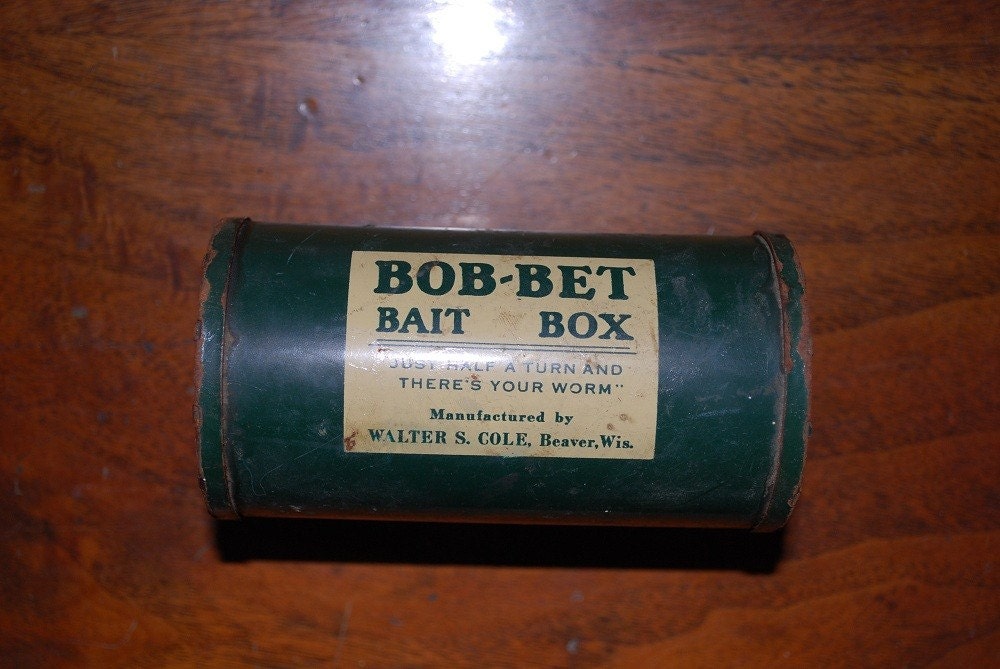 vintage-1950-s-bob-bet-bait-box-beaver-wisconsin