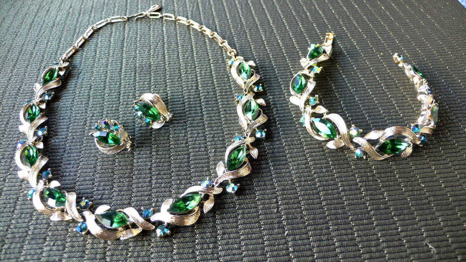 Lisner Jewelry Set Necklace Bracelet Earrings PRICE