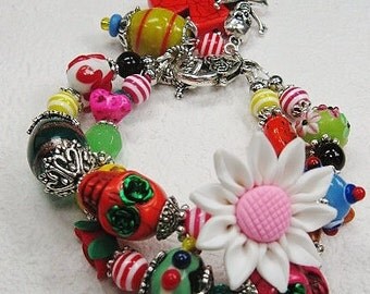 SUGAR SKULLS / Day of the Dead / Dia de los Muertos / Mexican Fiesta Cowgirl Charm Bracelet - DaiSY CaRNiVaL RiDe