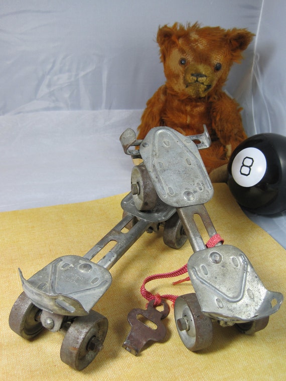 Vintage Metal Roller Skates with KEY