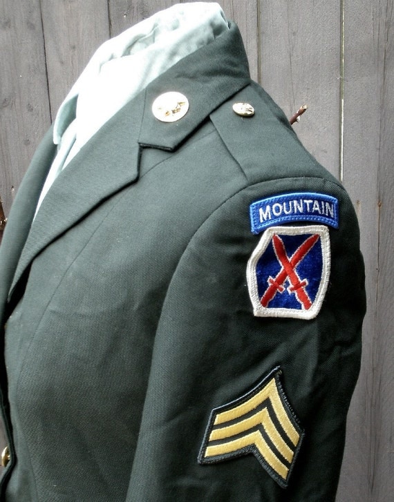 Items similar to Complete Ladies US Army Dress Uniform 10th Mountain