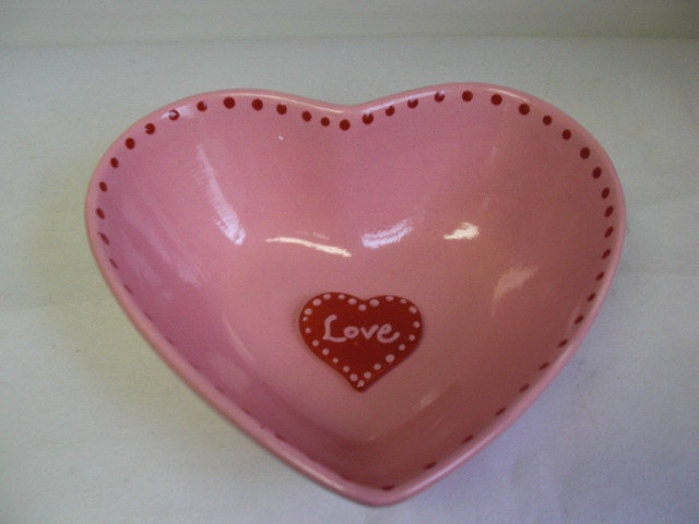 Valentine's Day Deep Heart Ceramic Candy Bowl in Pink