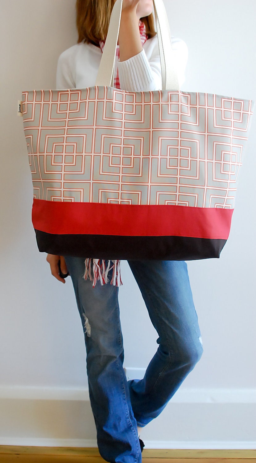 EXTRA Large Beach Bag in Grey Geometric with a Pinch of