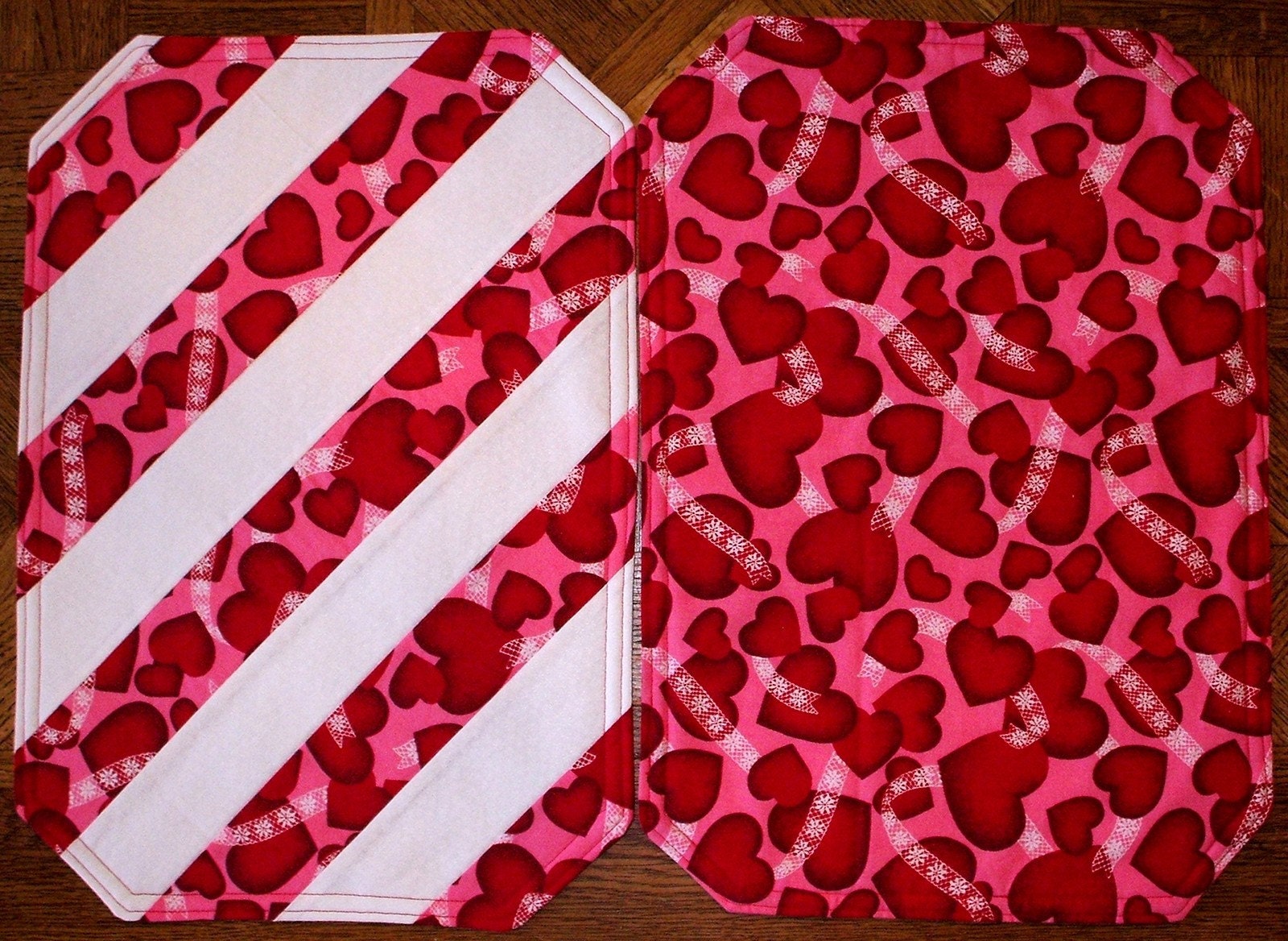 Placemats Hearts for Valentines Set of 4 Reversible