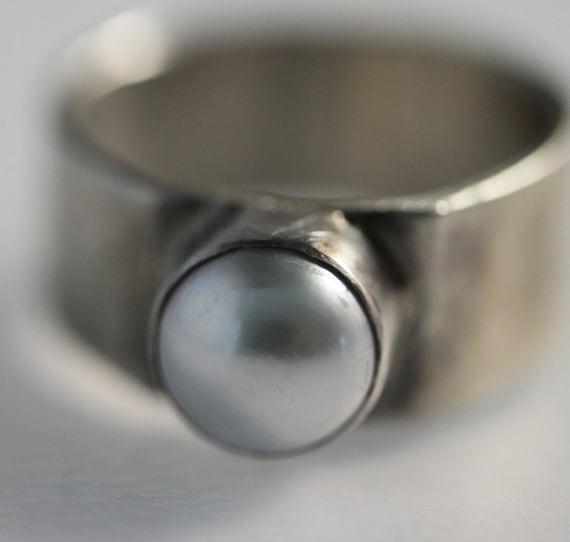 Cultured Fresh Water Pearl and Sterling Silver Ring