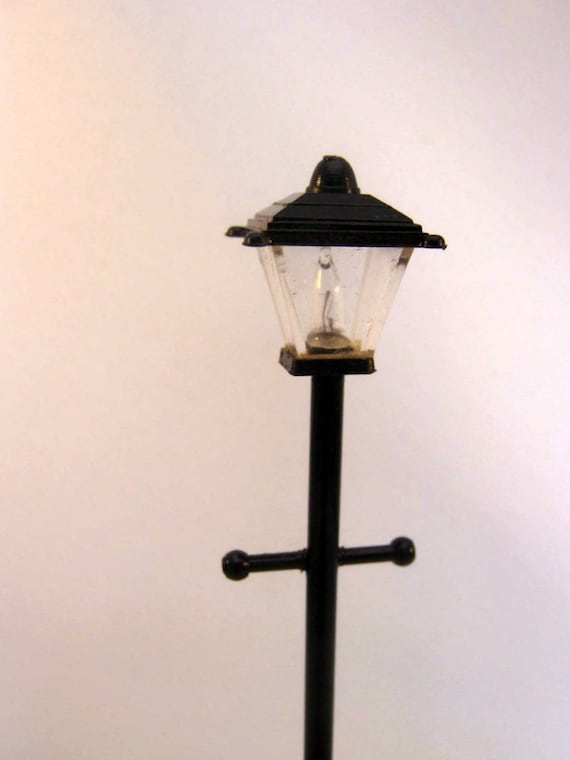 Miniature Dollhouse Post Yard Lamp Electric Diorama