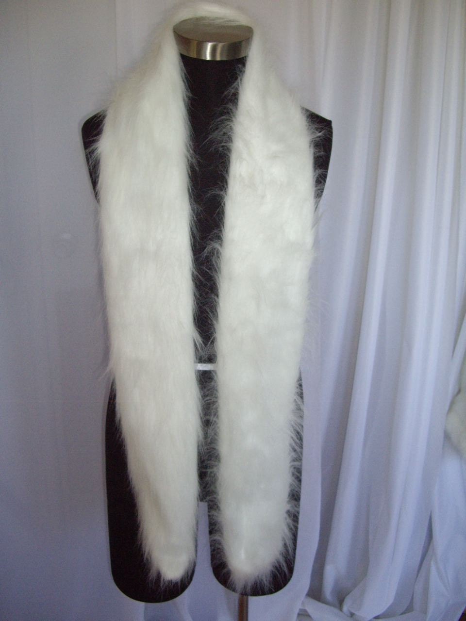 Faux Fur Light Up Boa / Scarf White Fur with Pink by lightupcoats