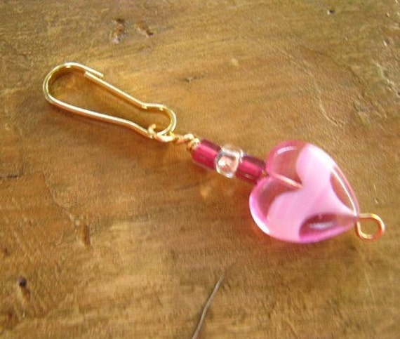 Pink heart beaded zipper pull