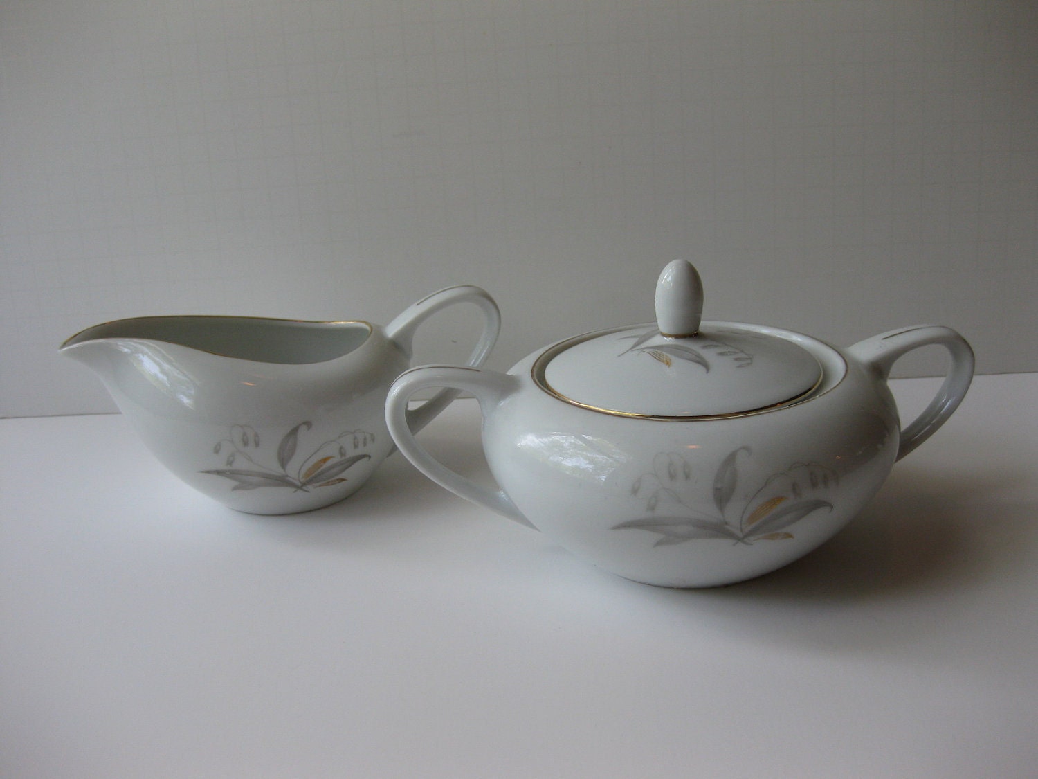 Vintage 60s Kaysons Fine China Golden Rhapsody Gold and Platinum Cream