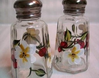 Salt and pepper shakers, hand painted salt and pepper shakers, salt and pepper shakers with white flowers and red berries