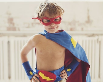 Childrens Super Hero Cape Set - Includes superhero cape plus 3 accessories - 10 choices - Kids Superhero Costume - Dressup