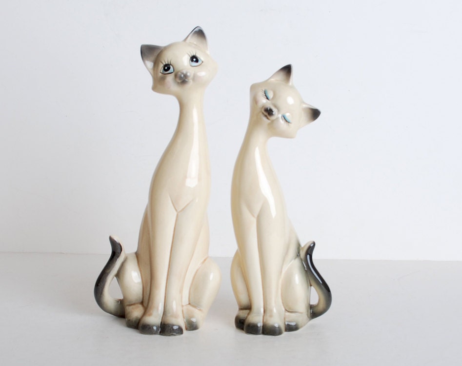 vintage siamese cat statue