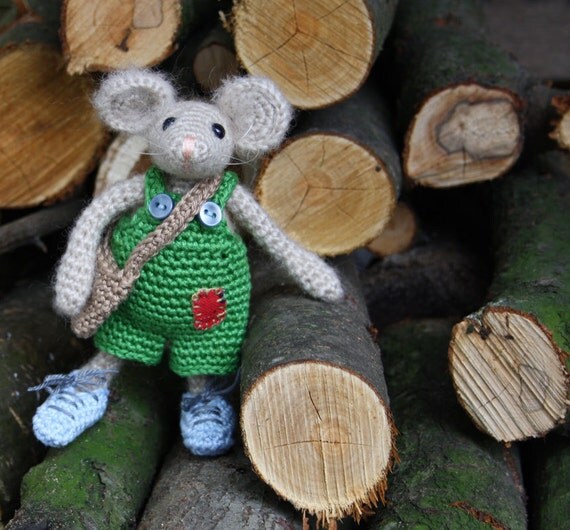 Amigurumi MOUSE MALE crochet pattern by CAROcreated on Etsy