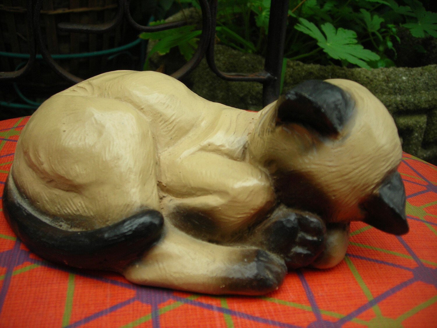 vintage siamese cat statue