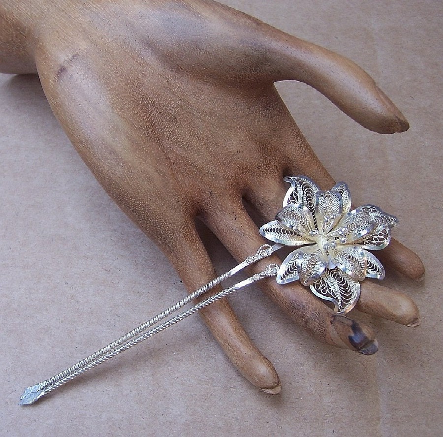 Vintage hair pin Victorian Indian silver tone filigree flower