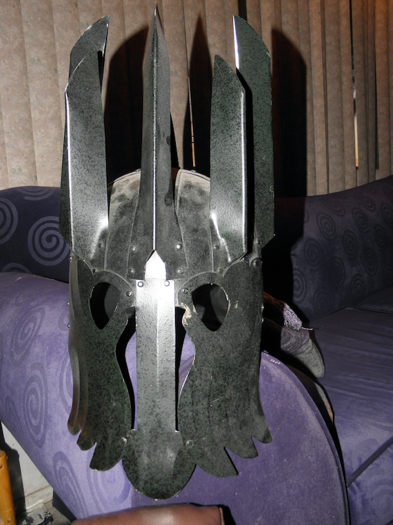 Spiked Helmet Mordor/sauron crowned battle helmet lord of