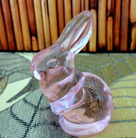 fenton glass bunny figurine