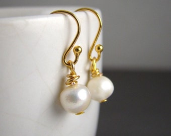 Ivory White Pearl Earrings on 14K Gold Earring Hooks, Freshwater Pearls, Gift Idea, Elegant, Classic