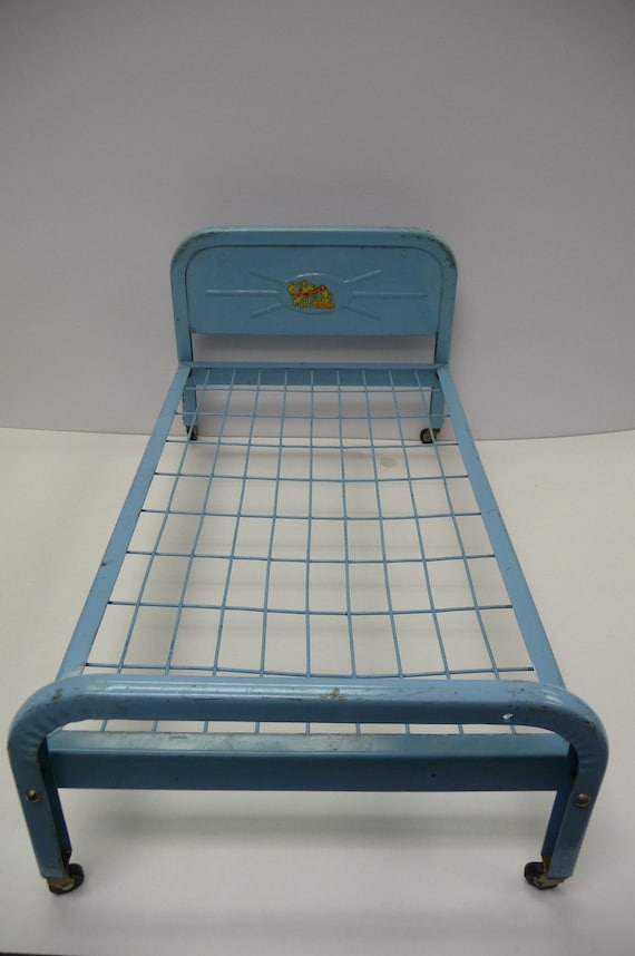 Vintage metal bed with casters mattress DOLLE AMSCO light