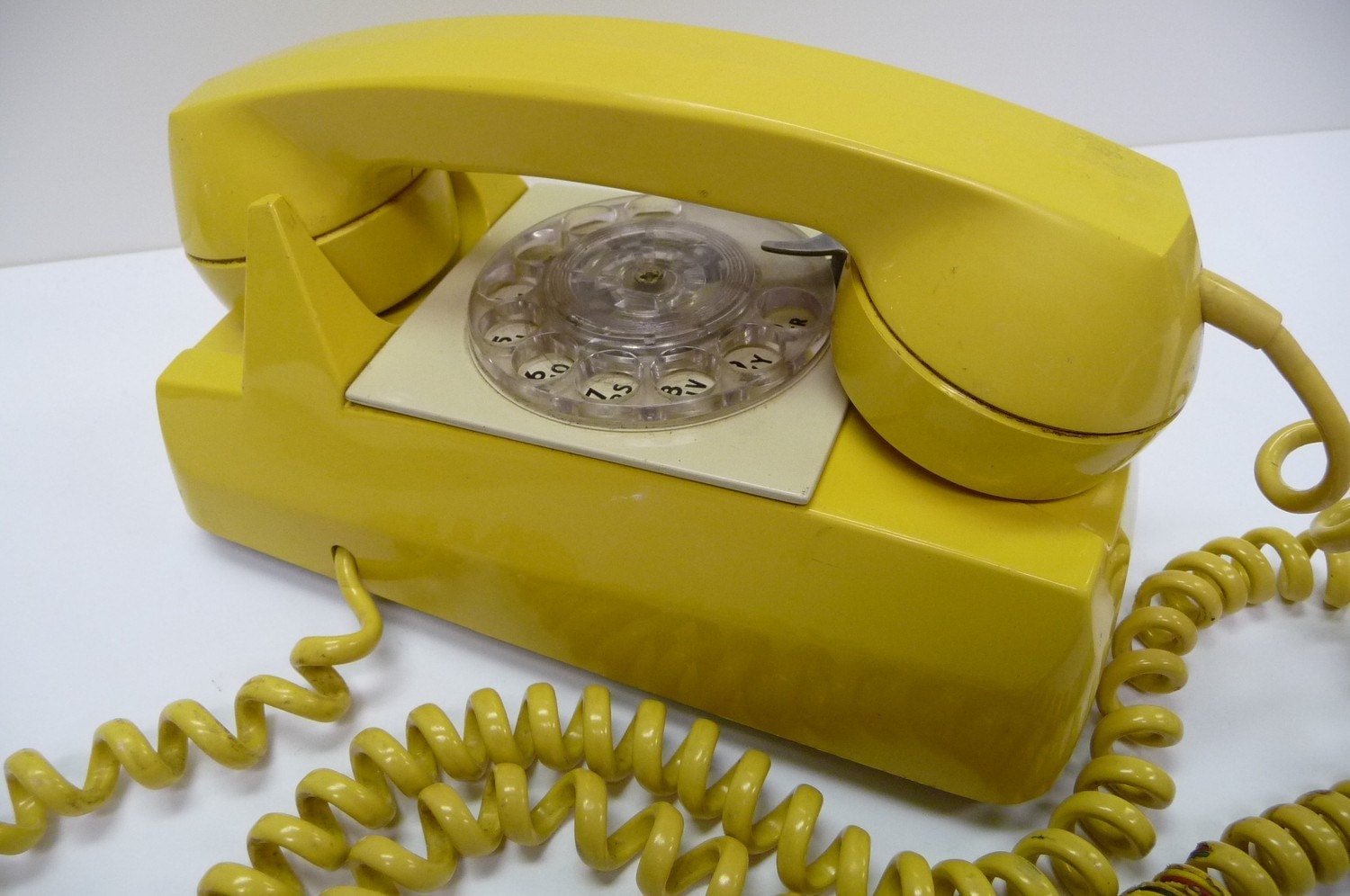 Vintage 1960's YELLOW WALL ROTARY PHONE electric