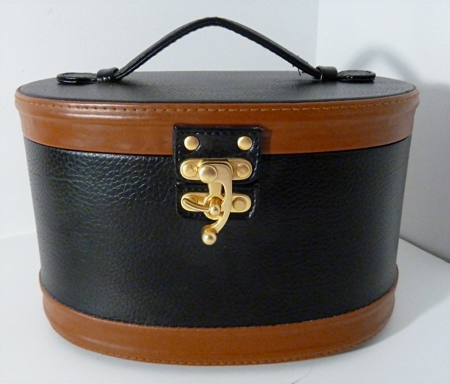 Cosmetic/Travel Leather Case Bentony