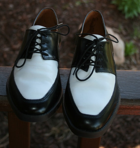 Vintage Black and White Oxfords Women Size 8 M