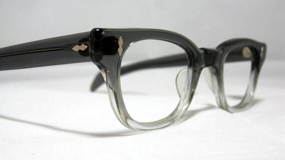 Vintage EyeGlasses Frames Mens Gray Fade Horn Rim Glasses.