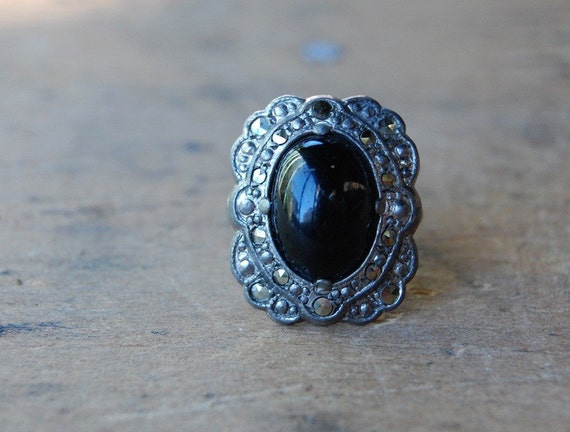 vintage cocktail ring / 1930s jewelry / SEANCE