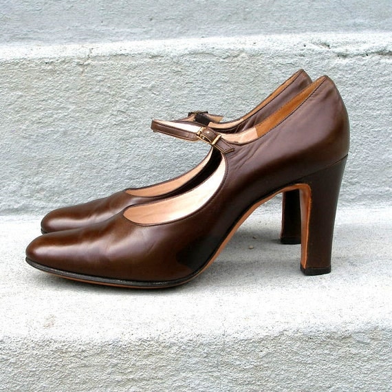 Vintage 1960s Mary Jane High Heels Pumps Shoes RAYNE Dark