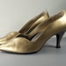 Golden Pin up Scalloped Pumps sz.7