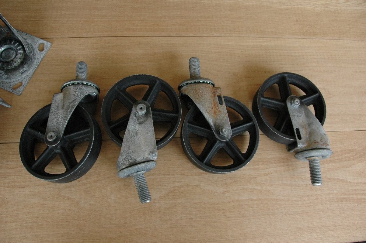 tails of iron wheel