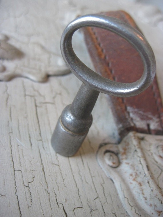 Old Vintage Valve Radiator Steam Skeleton Key with square end
