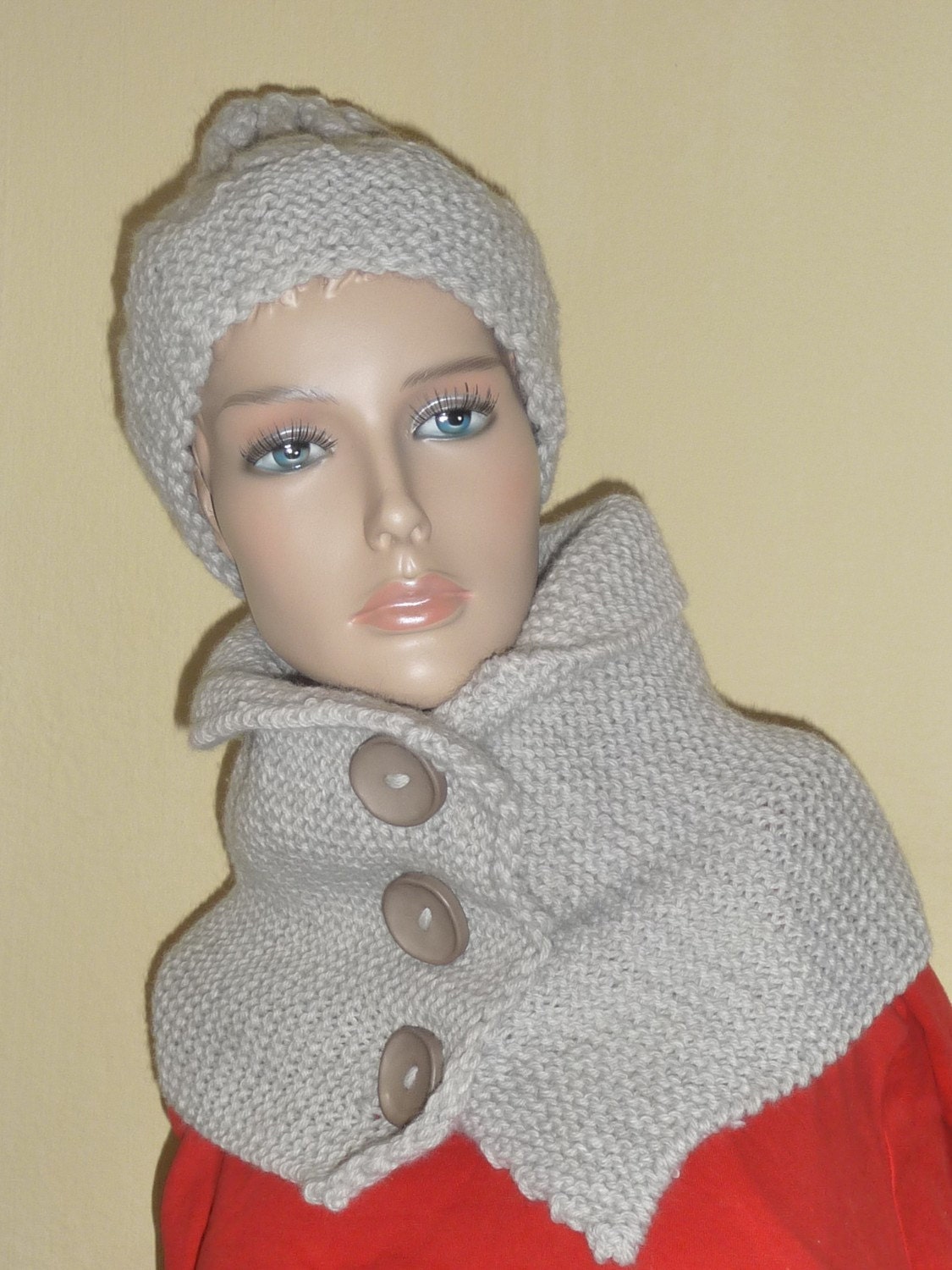 shawl with buttons