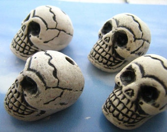 4 Large Skull Beads - with cracks - LG412