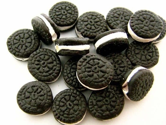 20 Tiny Ceramic Oreo Style Cookie Beads CB742