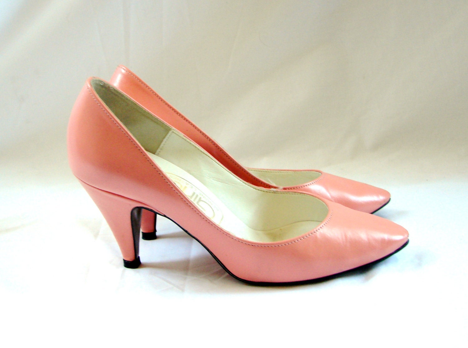 light peach pumps